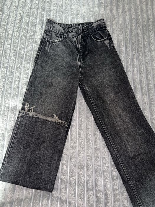 Широкі чорні джинси