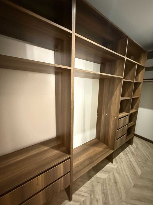 Продаю Євро 2К з новим ремонтом і технікою в Центральному парку.