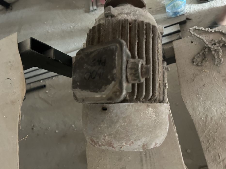 Продам двигун