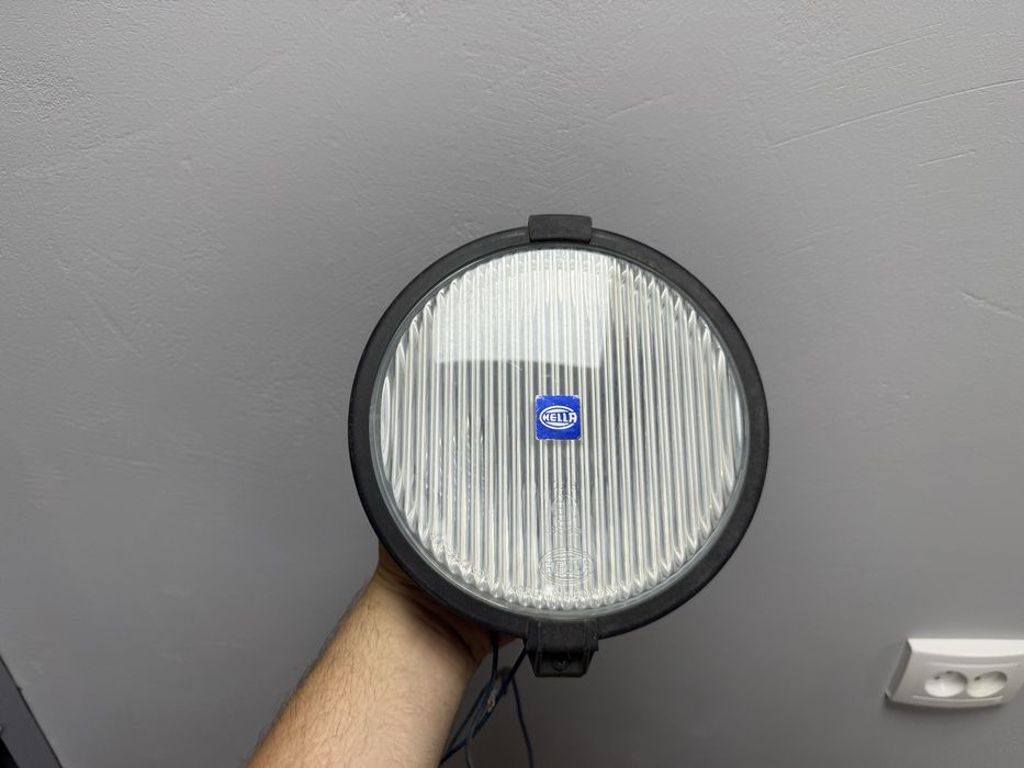 Додаткові фари (освітелння) / протитуманні фари Hella Rallye 1000