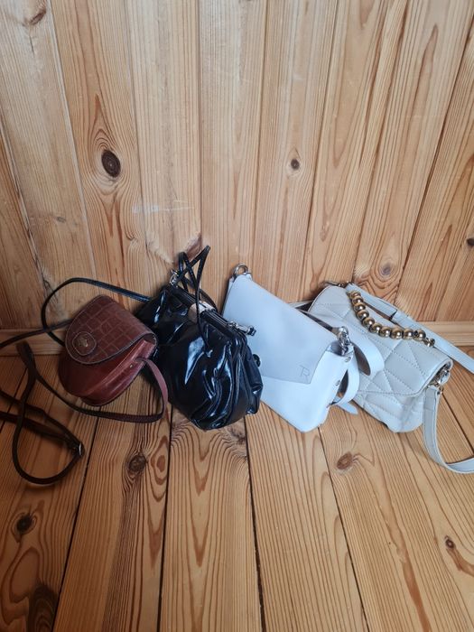 Сумки через плече жіночі