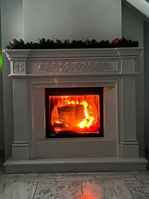 Portal Kominkowy z marmuru lub konglomeratów marmurowych  od producent