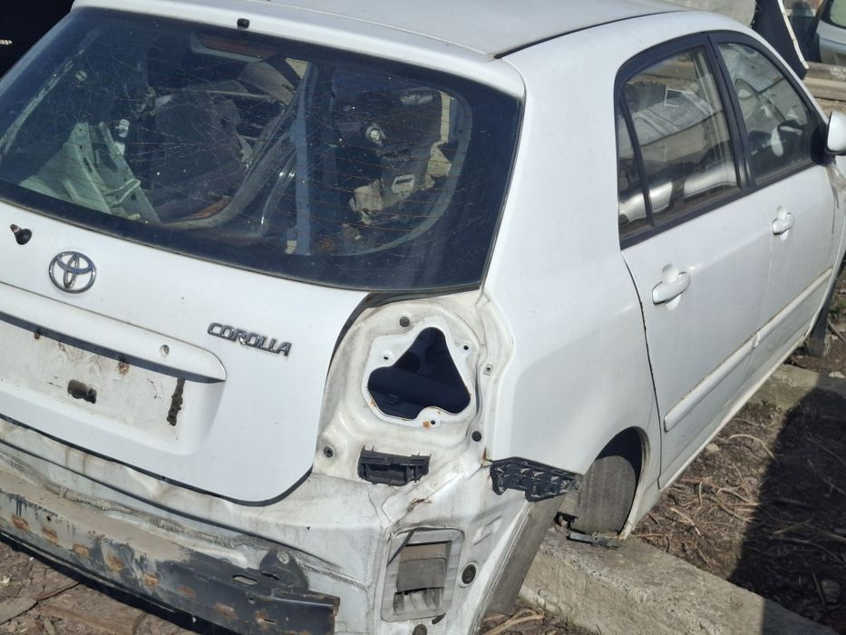 Кришка багажника (ляда) Toyota Corolla E120/E130 (2000-2008) Хетчбек/