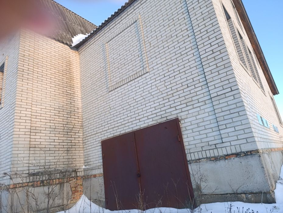 ПРОДАЖ: Капітальний цегляний будинок із ракушняком та цоколем-бомбосховищем
​Адреса: Київська обл., Обухівський р-н (Богуславська ТГ), с. Хохітва, вул