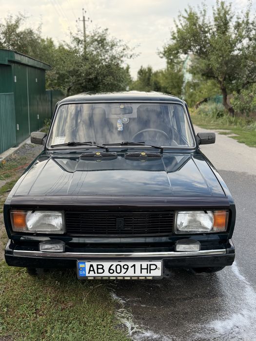 Автомобіль ВАЗ 21043
