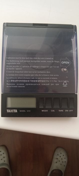 Весы электронные  TANITA  модель 1210