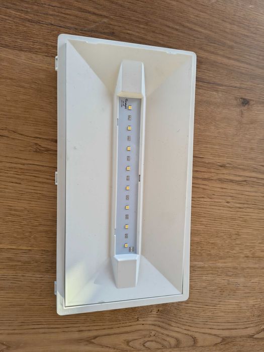 Oprawa ewakuacyjno-awaryjna VELLA LED SO 150 SA 3h AT IP65