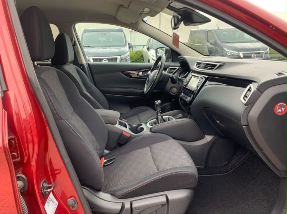 Продам автомобіль Nissan Qashqai 1,2 Бензин, 2016 року
