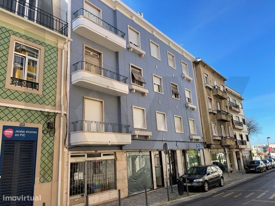 T0 c/ Varanda Acabado de Renovar