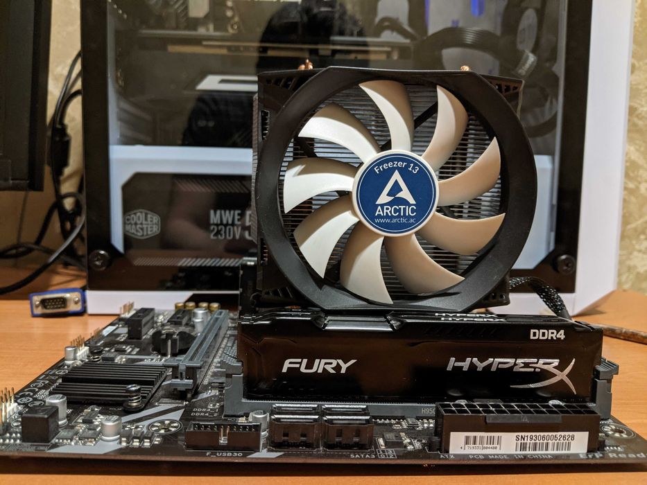 Продам комплект: i3-9100 + Gigabyte H310M S2H 2.0 + 16GB DDR4 + Башня