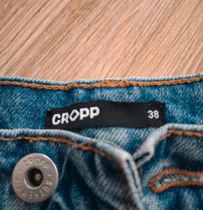 Jeansy cropp rozmiar M