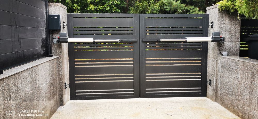 Napędy do bram przesuwnych 2 skrzydłowych garażowych