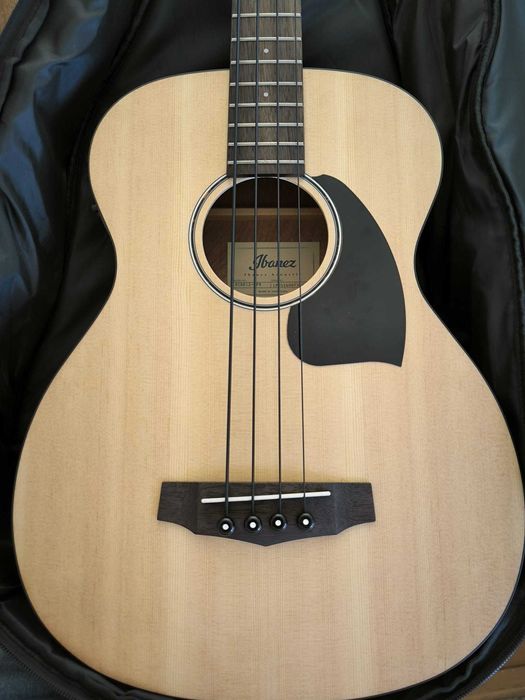 Baixo eletroacústico Ibanez PCBE12-OPN – Como novo