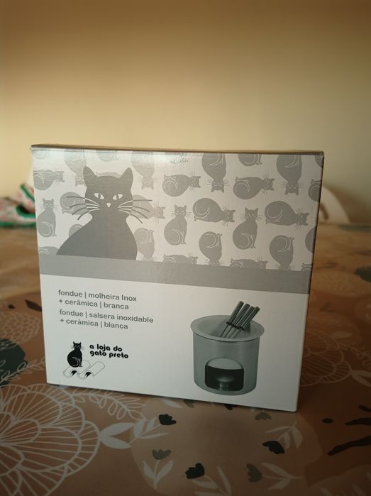 Set de Fondue do Gato preto. Novo