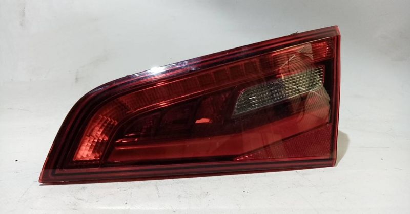 Farolim da mala direito AUDI A3 Sportback (8VA, 8VF)