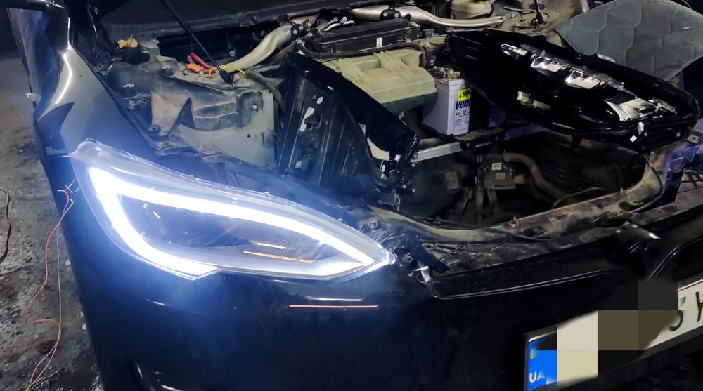 Ремонт фар Tesla S,ДХО ,поворотники