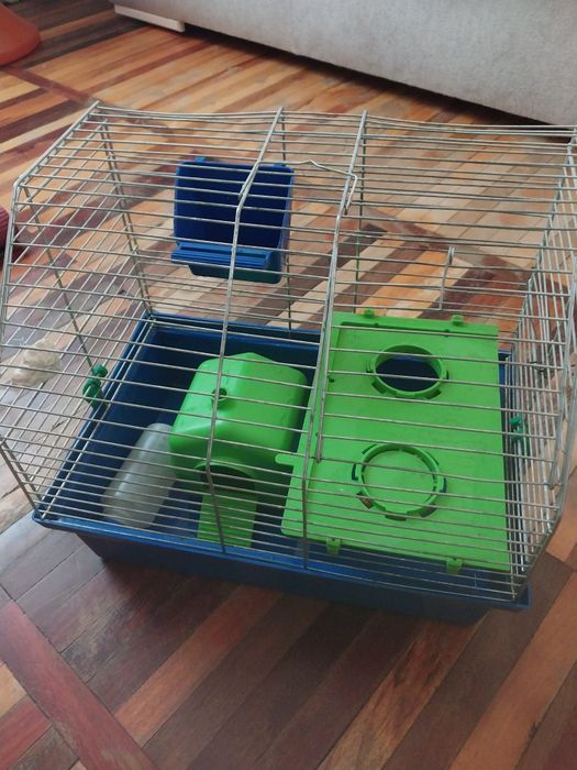 Продам клетку для хомячков