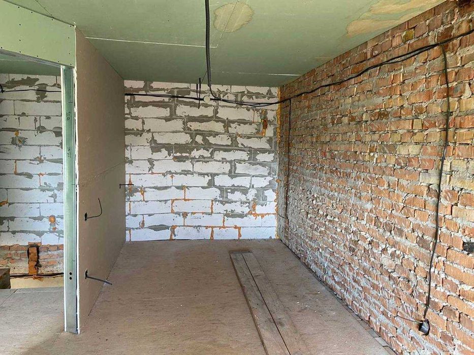 ПРОДАЖ/ ОБМІН 2-кімнатна квартира м. Зборів, вул. Миру 11.