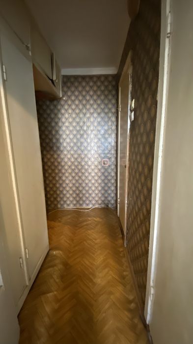 Продам 3 кімнатну квартиру( початок пр-т Миру )