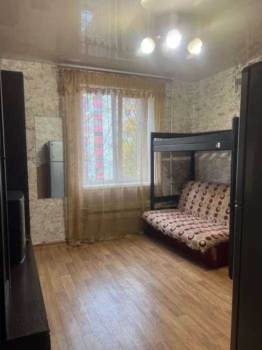Продам 1к.гостинку,4\9,ремонт,метро Заводская (404985)