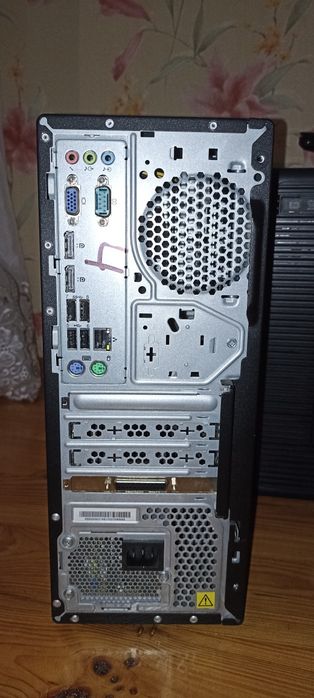 LENOVO M710t/ Intel I3-7100/ 8 GB DDR4/ ssd HDD / компактний