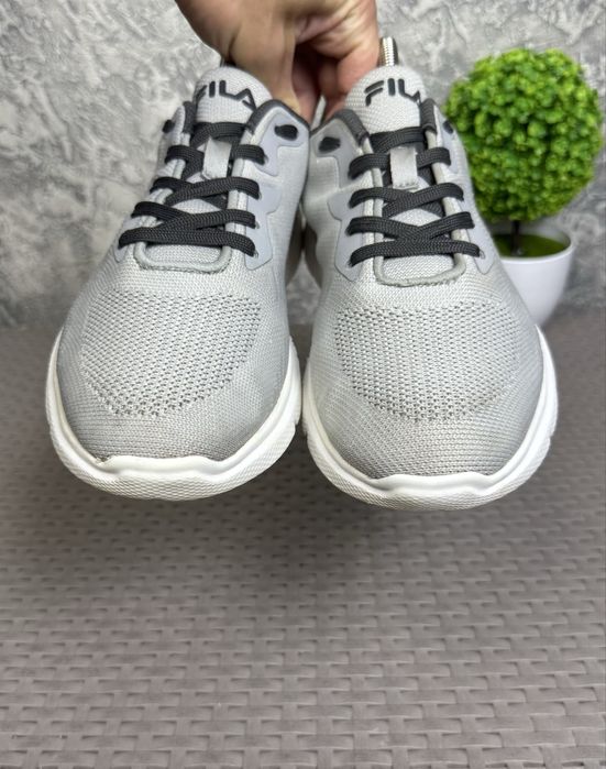 Fila кроссовки 41 размер спортивные серые