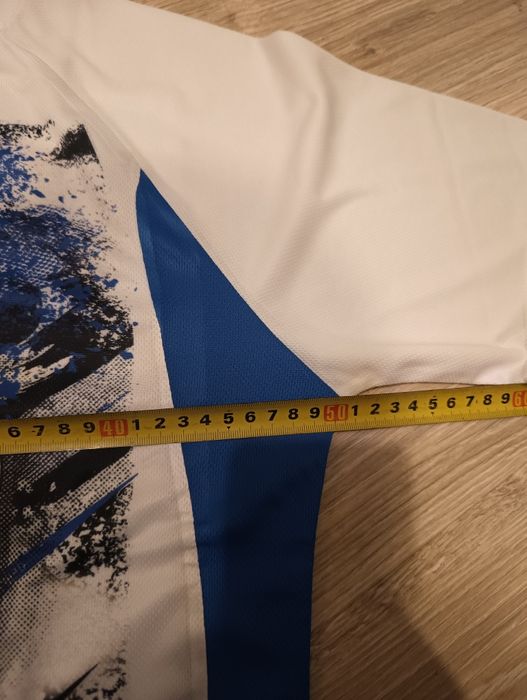 Bluzka z motywem Chińskiego Smoka.