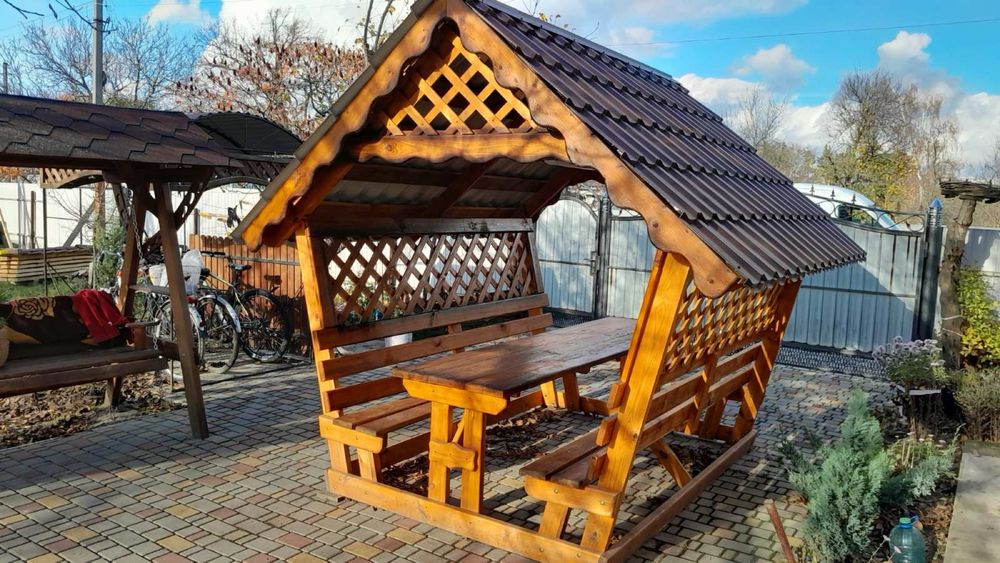 альтанка з дерева