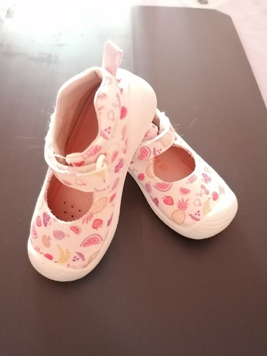 Sapato menina, meia estação.