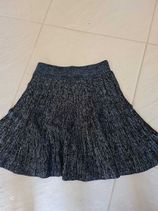 Spódniczka granatowo-cekinowa na jesień