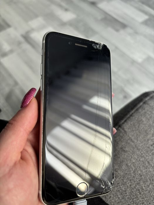 Iphone SE 64G peknieta szybka