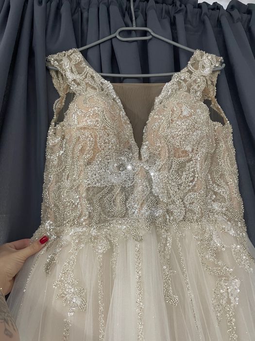 Suknia ślubna z tiulem