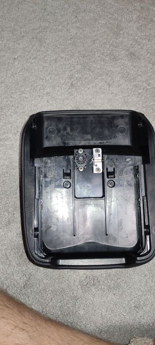 Продам подлокотник перетянут под оригинал, кожа. На Honda CR-V