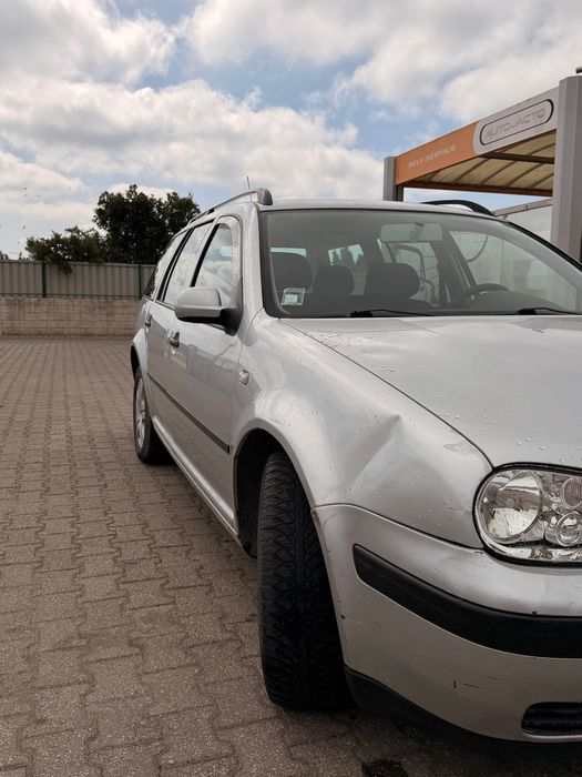 Volkswagen Golf carrinha Gasolina 1.4 75cv