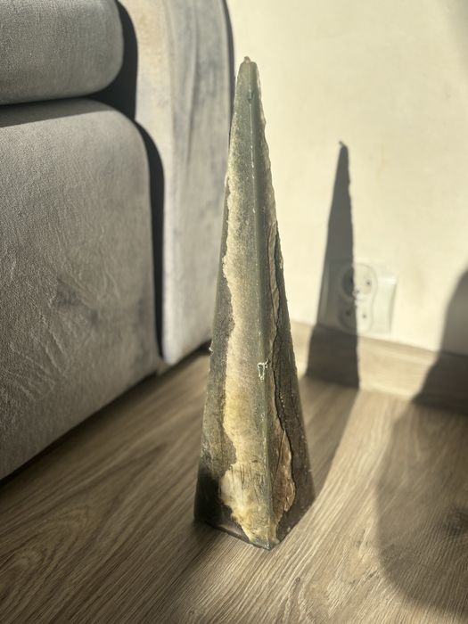 Ozdobna świeca piramida