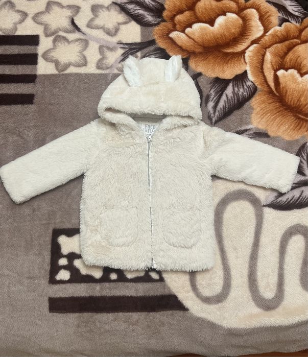 Кофта F&F плюш, барашек молочного к-ру на застібці дівчинці 1-2 роки
