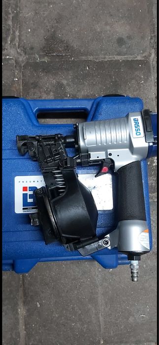 Gwoździarka pneumatyczna dekarska Basso