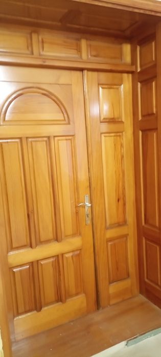 Вхідні дерев'яні двері