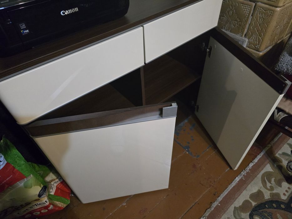 Komoda front z połyskiem