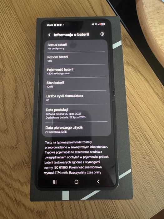 Samsung Galaxy Z Flip7 |  256 GB | Idealny stan | 100% bateria