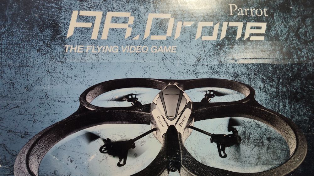 Dron z kamerą PARROT AR. DRONE