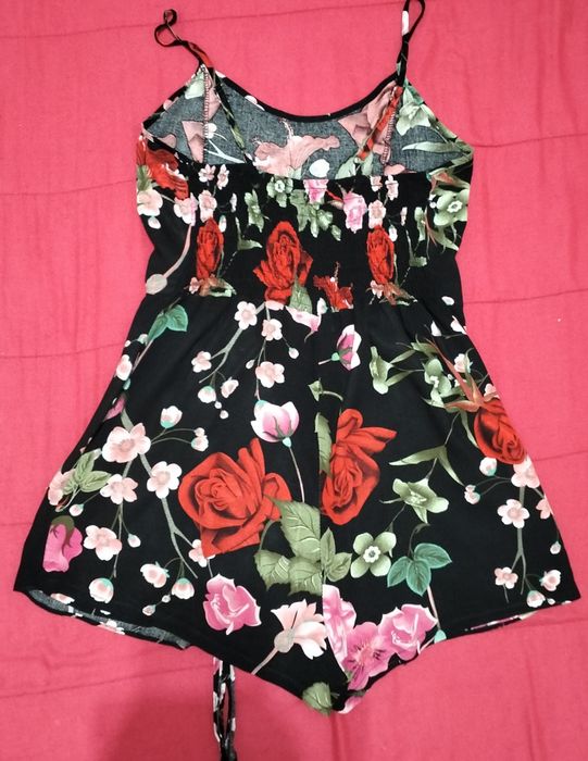 Macacão curto saia-calção