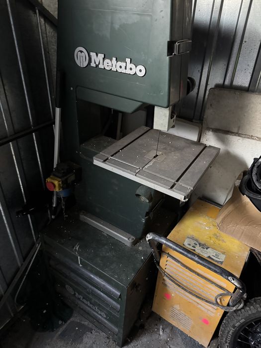 Piła Wyrzynarka tasmowa pionowa Metabo