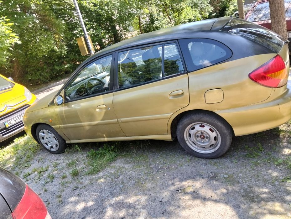 Кіа Ріо 1 покоління