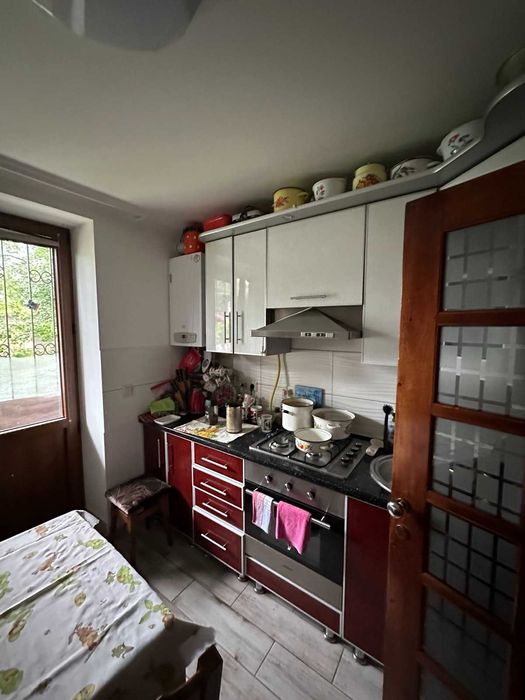 Продається 2 кімнатна квартира в смт. Тересва