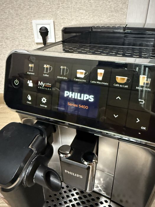 Кавомашина PHILIPS Series 5400