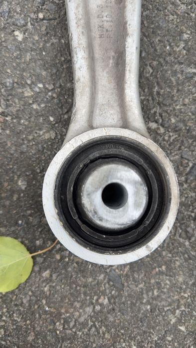 Нижні передні прямі ричаги та криві(банани) TESLA S