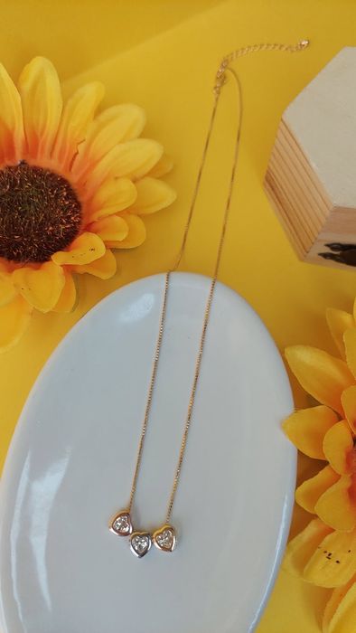 Colar 3 corações 3 ouros, folheado a ouro com zirconia, semijoia.