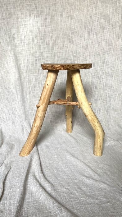 Banco artesanal em madeira