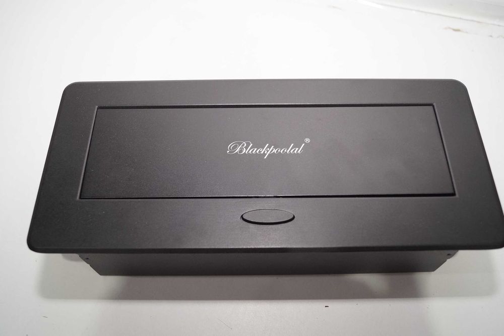 Potrójne gniazdo meblowe wpuszczane w blat gniazdo blatowe blackpoolal